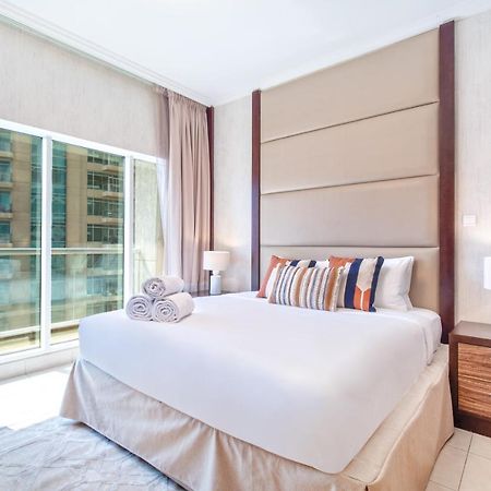 Bnbmehomes - Spacious Studio In Downtown Near Burj Khalifa - 1703 Dubai Bagian luar foto