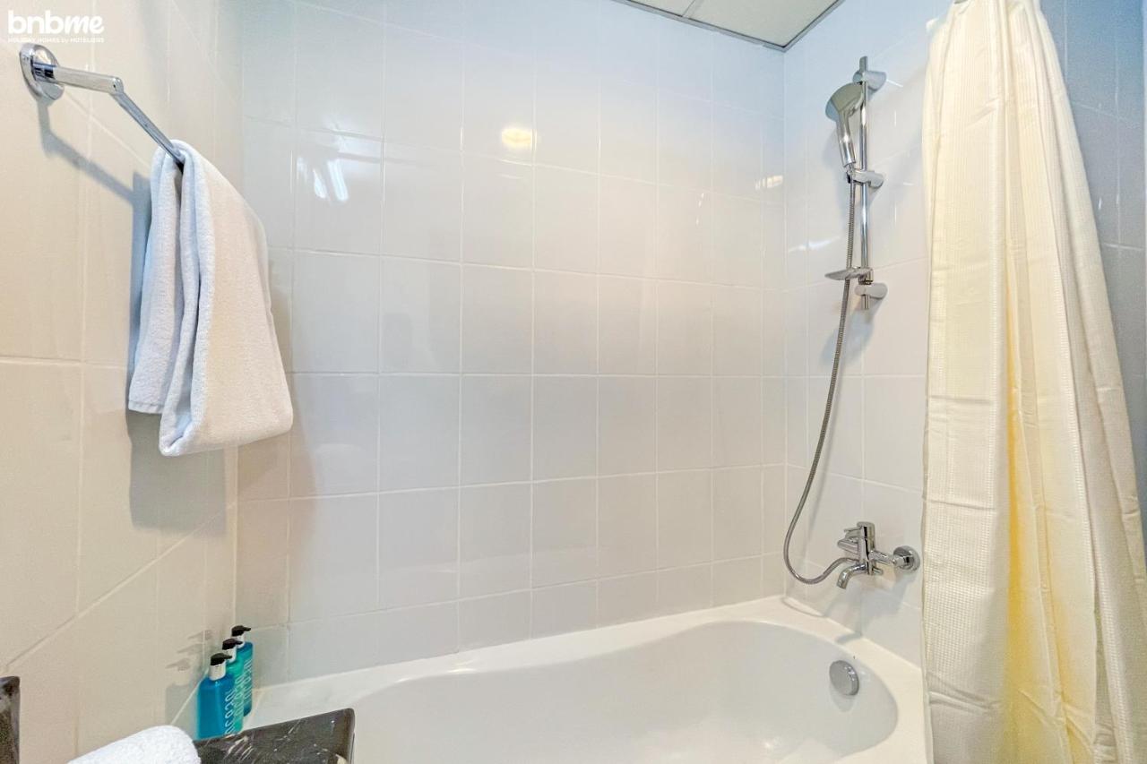 Bnbmehomes - Spacious Studio In Downtown Near Burj Khalifa - 1703 Dubai Bagian luar foto