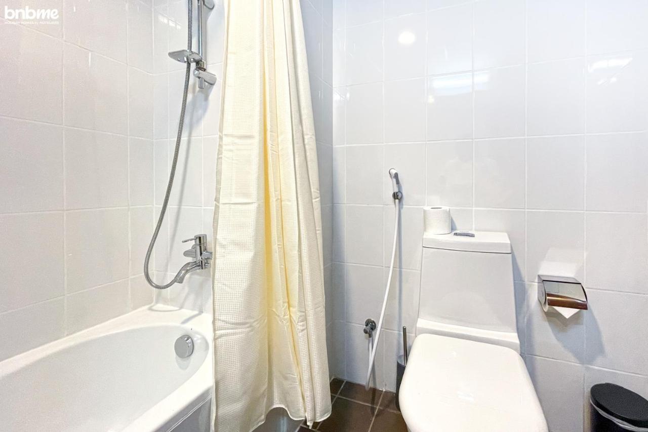 Bnbmehomes - Spacious Studio In Downtown Near Burj Khalifa - 1703 Dubai Bagian luar foto